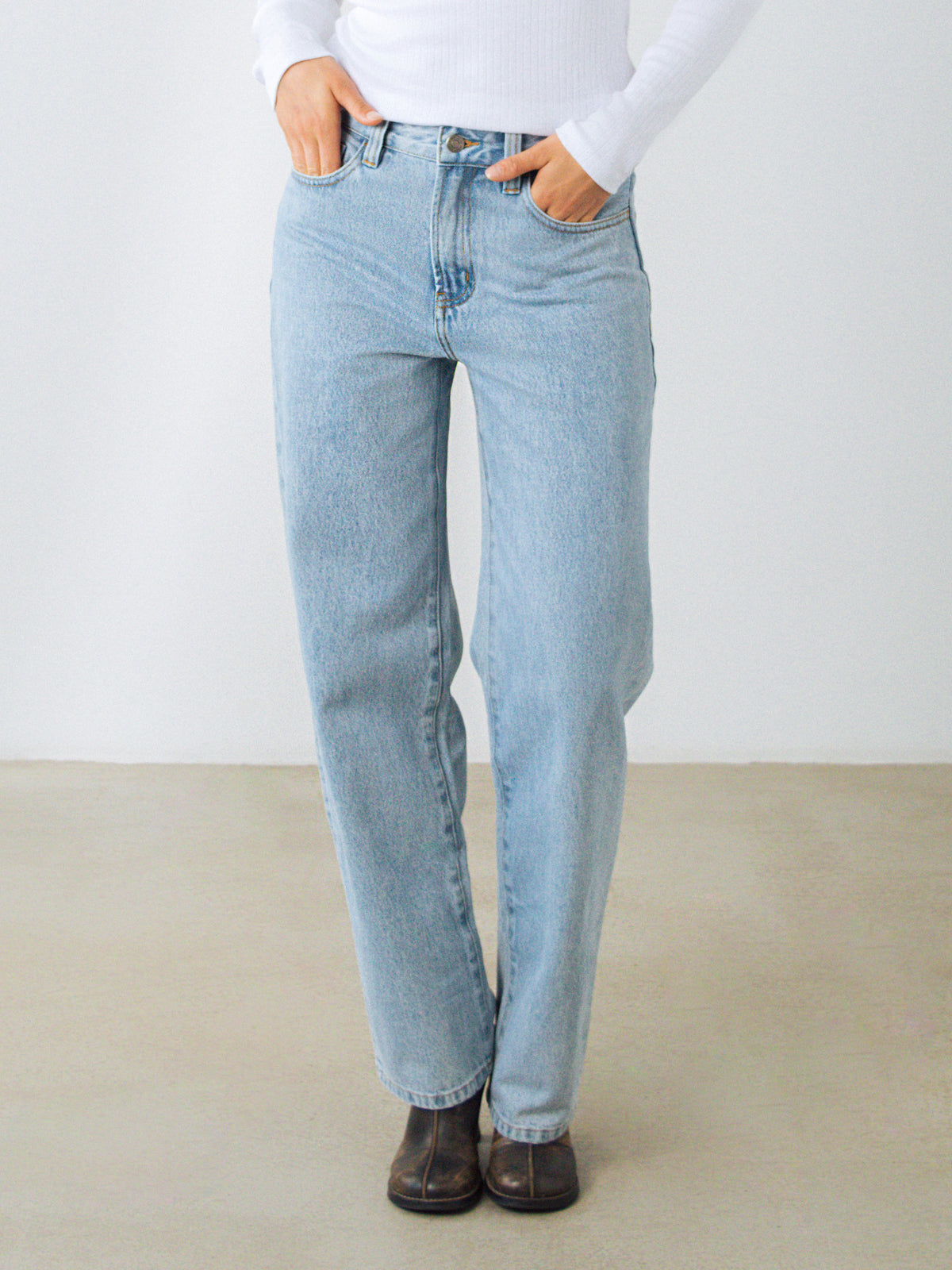 Straight Jeans